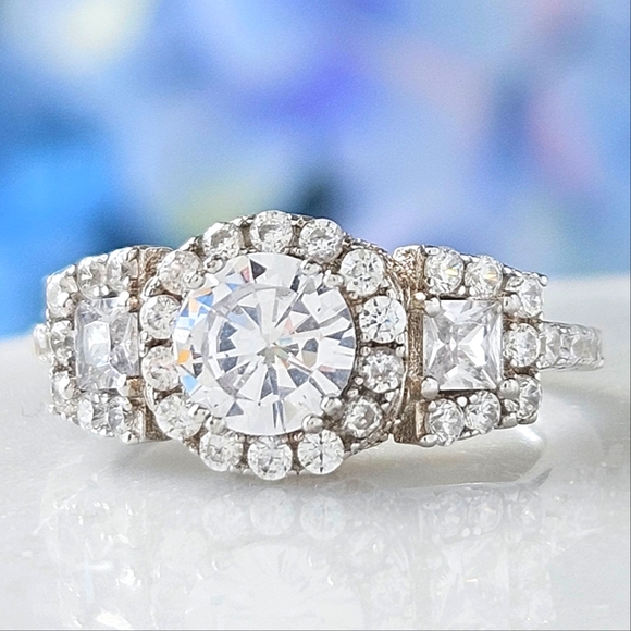 Classic Engagement Style Round Halo ring,  925 Sterling Silver - Picture 1 of 5